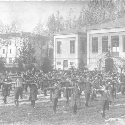 1915 Scuole elementari esercizi ginnici