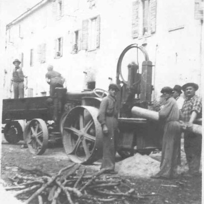 1940 Falegname Vanzini - Dentro Cortile delle guardie ora palazzo Emmedue