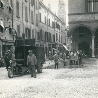 1959 Asflaltatura in centro Archivio fotografico comunale