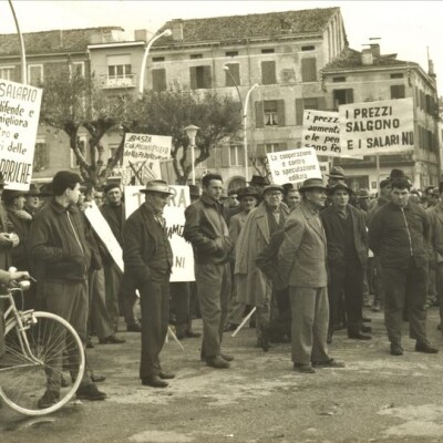 Manifestazione in piazza 2 Gent.conc. Roberto Neri