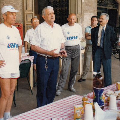 1990 Primo Luppi il Sindaco Morselli e Leonardo Artioli