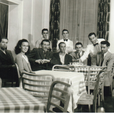 1946 Caffè Pico - Gent.conc. Ugo Rossetti -Da sx Otello Mantovani-Rossana Rossetti-Mascii Giuseppe-Giorgio Mantovani