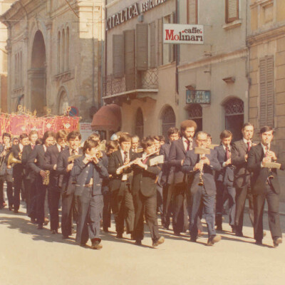 1970 La banda sfila in via Pico gent.conc. Franco Neri