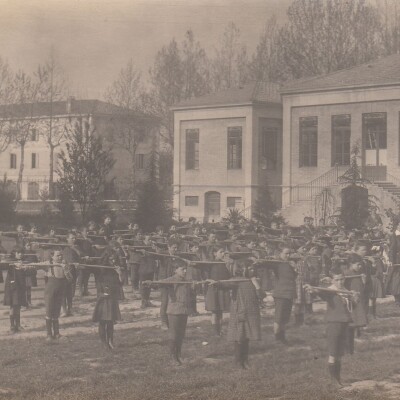 1915 Scuole elementari-esercizi di ginnastica