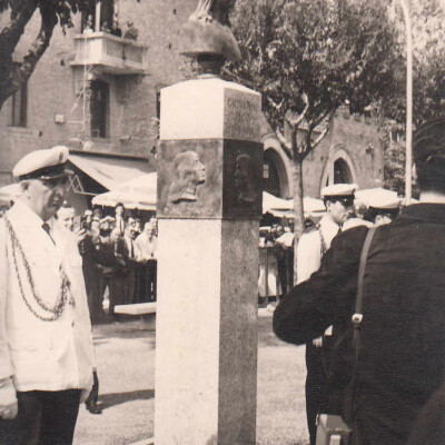 1963 Inaugurazione monumento a G.Pico 2 gent.conc. Giorgio Amadelli