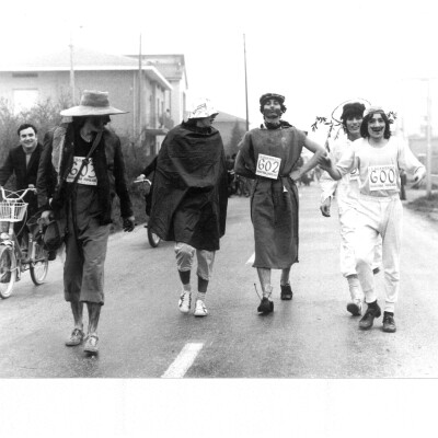 La Sgambada 1972 gruppo in costume