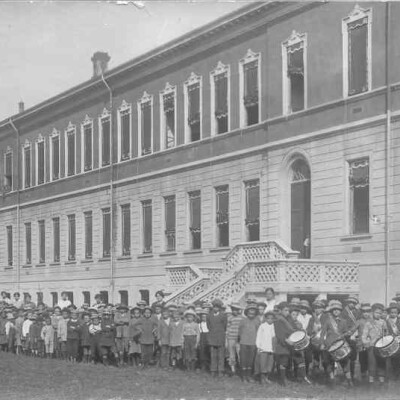 1915 Scuole elementari-pronti per una passeggiata