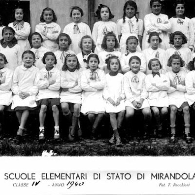 1940 Scuole elementari Classe IV seduta sesta da sx Elena Campanini