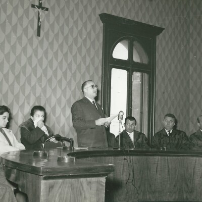 Da dx Prof. Fulvia Luppi, Prof Franciosi, Prof Enzo Pivetti, assessore Francesco Neri, Sindaco Gherardi, la preside Prof. Sabattini, la Maestra Giliberti