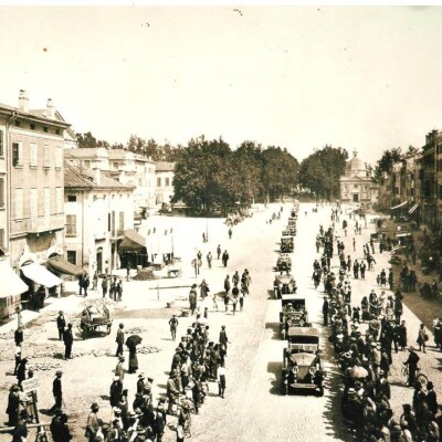 1920 sfilata di auto americane - foto di Carlo Baraldini