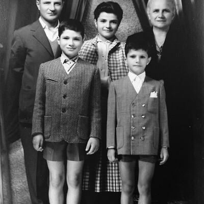 1955 Fam.Secchi da sx Paride-Marilena-Filomena-Alfredo-Massimo gent.conc. Massimo Secchi