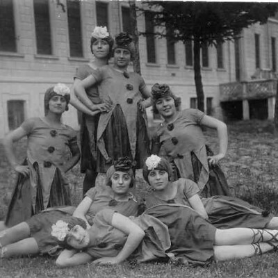 1926 Scuole elementari gruppo in maschera