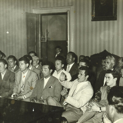 1957-Calcio-Mirandolese-i-festeggiamenti-in-Comune-per-la-promozione-in-serie-D-seconda Gent.conc.Alberto Bombarda