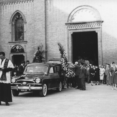 Funerale mirandolese 6 Gent.conc. Dino Cassanelli