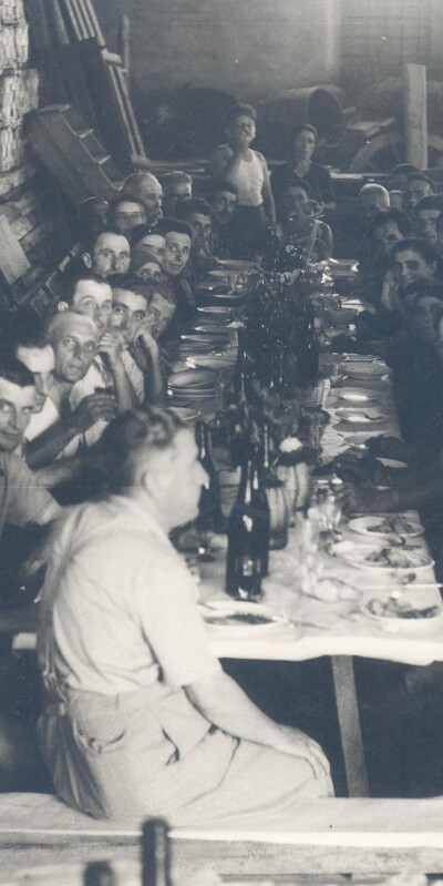 1945 Caseificio La Favorita - Giuseppe Gambuzzi a capotavola
