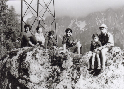 1959-60 Lago di Carezza - Nonna Ione -Fabrizio - Adriana Bonini - Paolo - Celsino