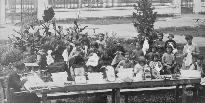 1915 Scuole elementari scuola femminile di lavoro