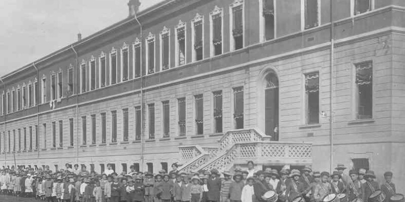 1915 Scuole elementari-pronti per una passeggiata