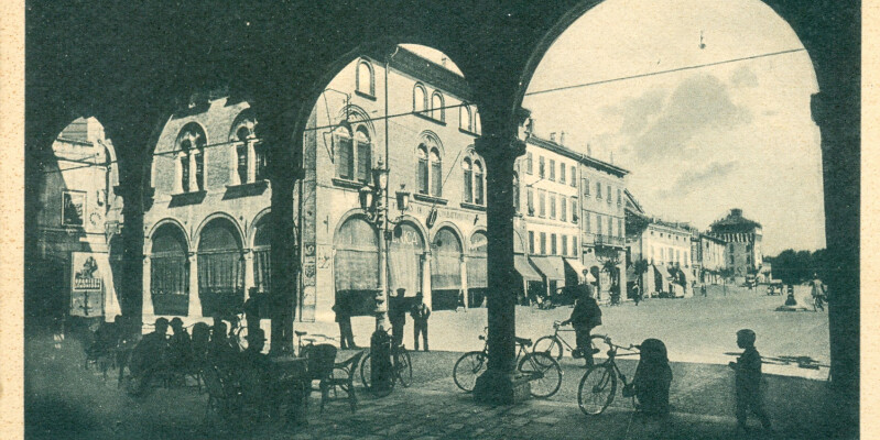 Piazza Costituente 0083